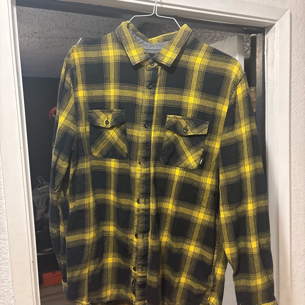 Bright yellow Vans flannel – classic style, all-day comfort ( SOLD)